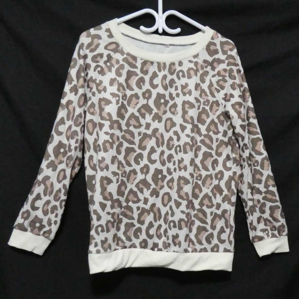 Leopard print sweatshirt, medium